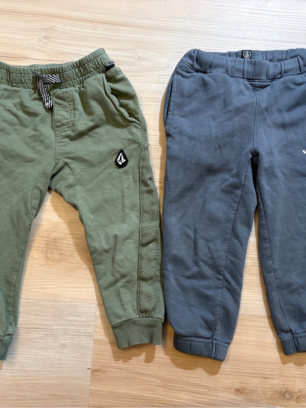 VOLCOM BUNDLE - 3T - Picture 4 of 5